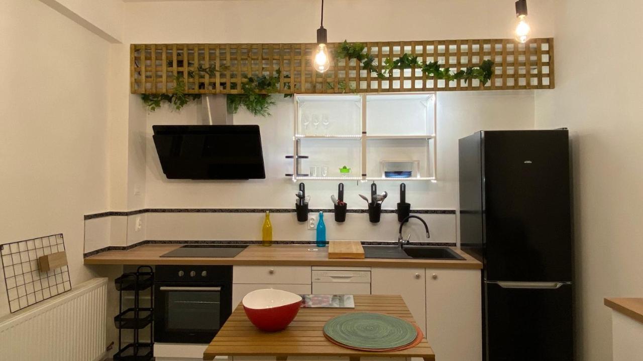 La Maison D'Angelique - Colocation Hoteliere A 150M Gare Tgv- Grande Cuisine Equipee & Salon - Fibre - Netflix Niort Buitenkant foto