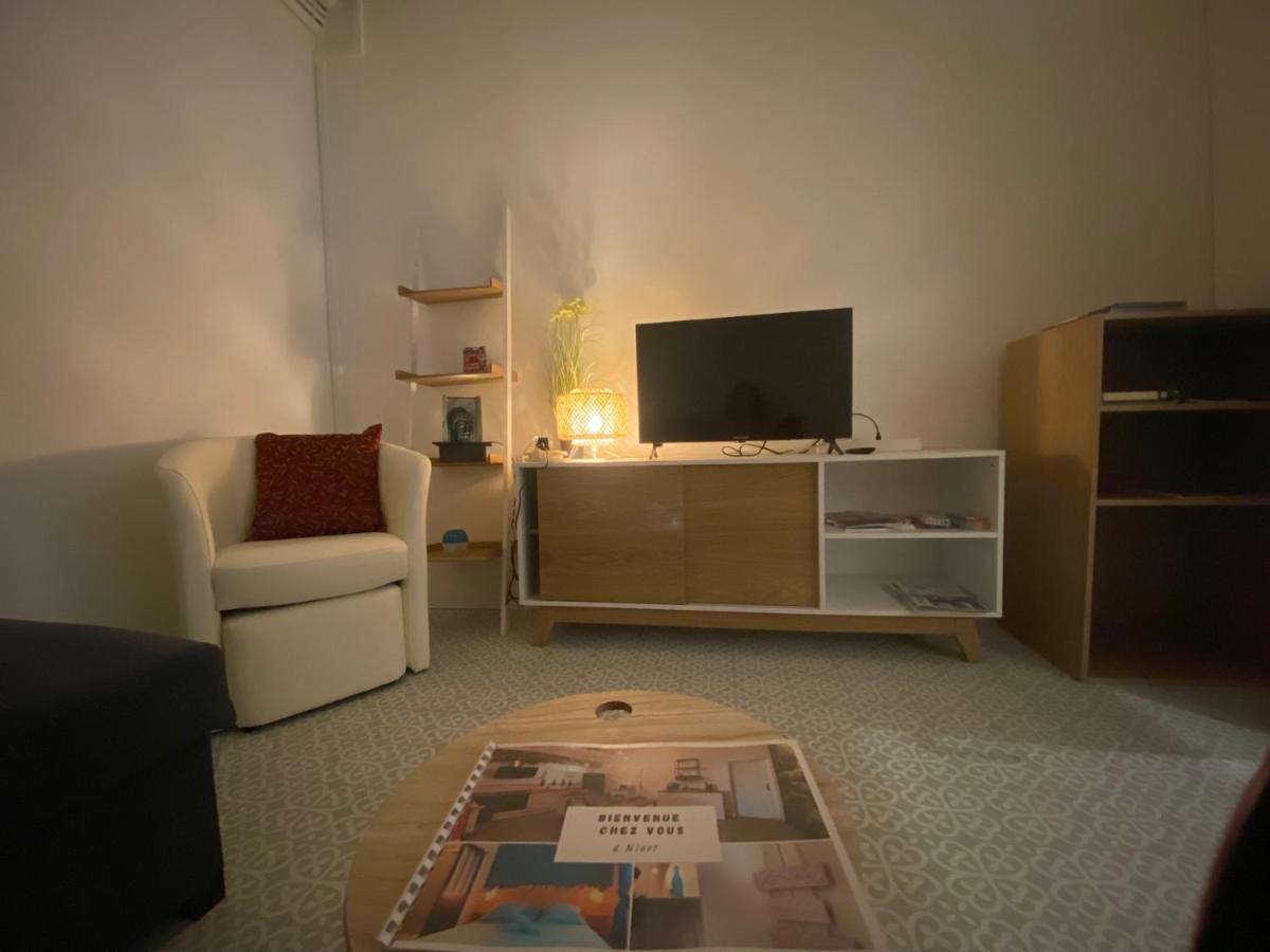 La Maison D'Angelique - Colocation Hoteliere A 150M Gare Tgv- Grande Cuisine Equipee & Salon - Fibre - Netflix Niort Buitenkant foto